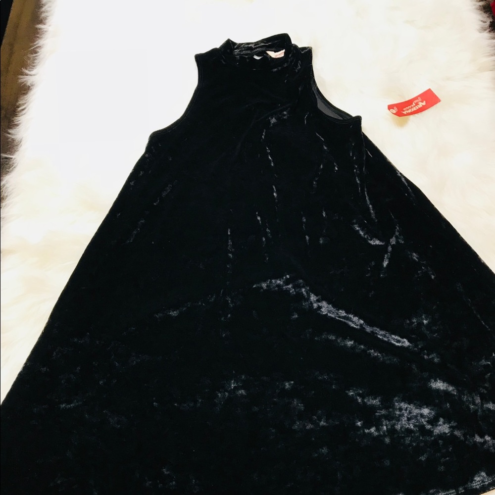 ⛔️SOLD⛔️✨Black Velvet Choker Swing Dress✨ - Picture 3 of 7